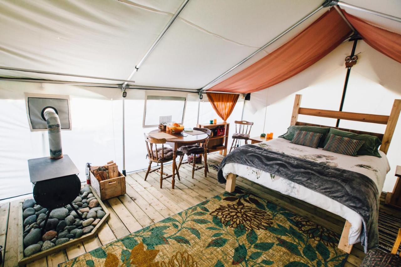 So Damn Lucky Glamping Hotel Ucluelet Buitenkant foto