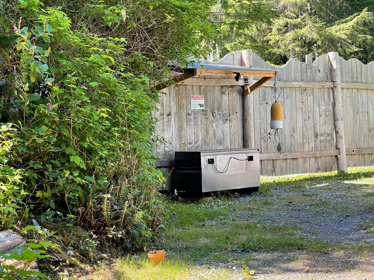 So Damn Lucky Glamping Hotel Ucluelet Buitenkant foto