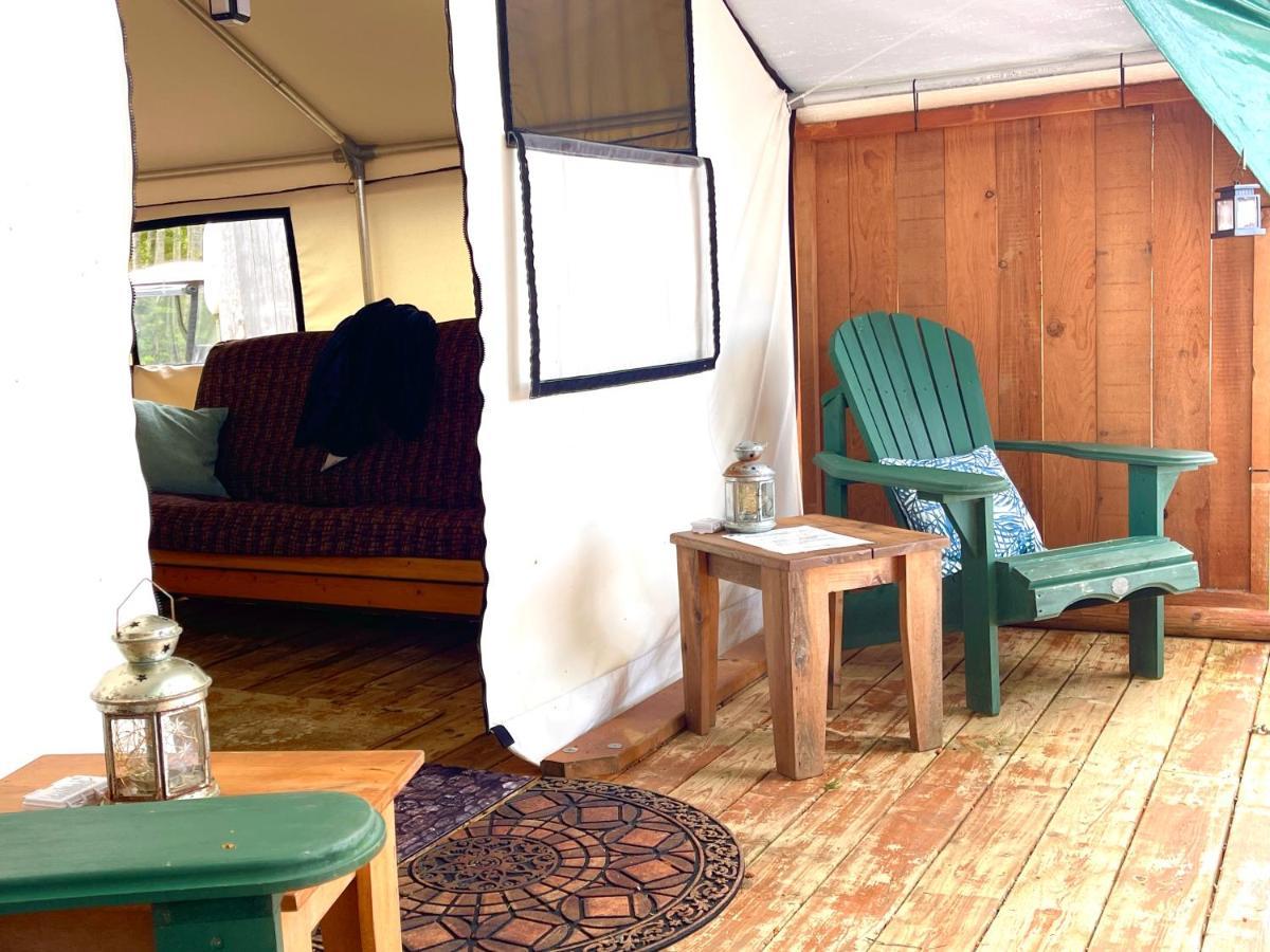 So Damn Lucky Glamping Hotel Ucluelet Buitenkant foto