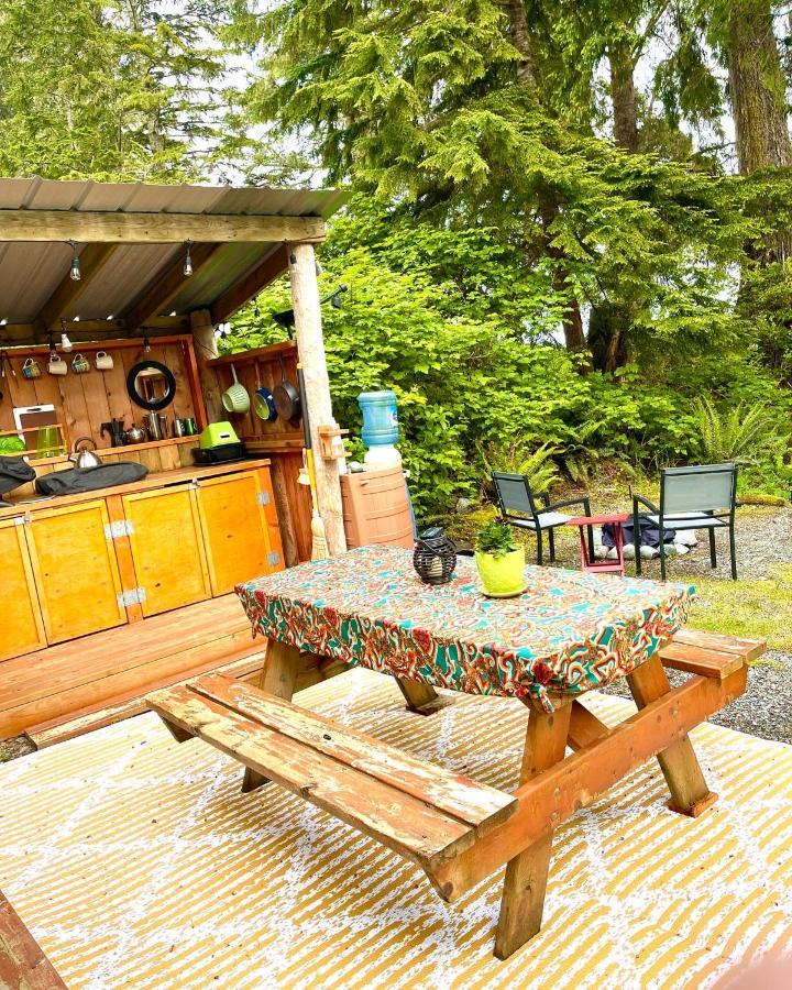 So Damn Lucky Glamping Hotel Ucluelet Buitenkant foto