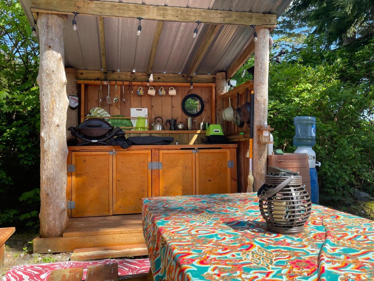 So Damn Lucky Glamping Hotel Ucluelet Buitenkant foto