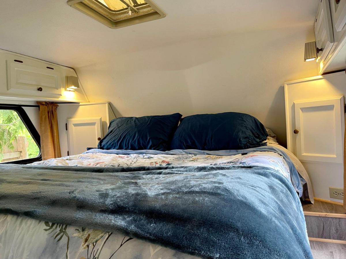 So Damn Lucky Glamping Hotel Ucluelet Buitenkant foto