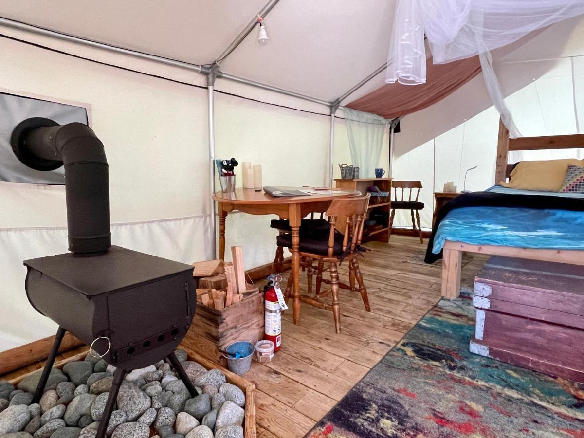 So Damn Lucky Glamping Hotel Ucluelet Buitenkant foto
