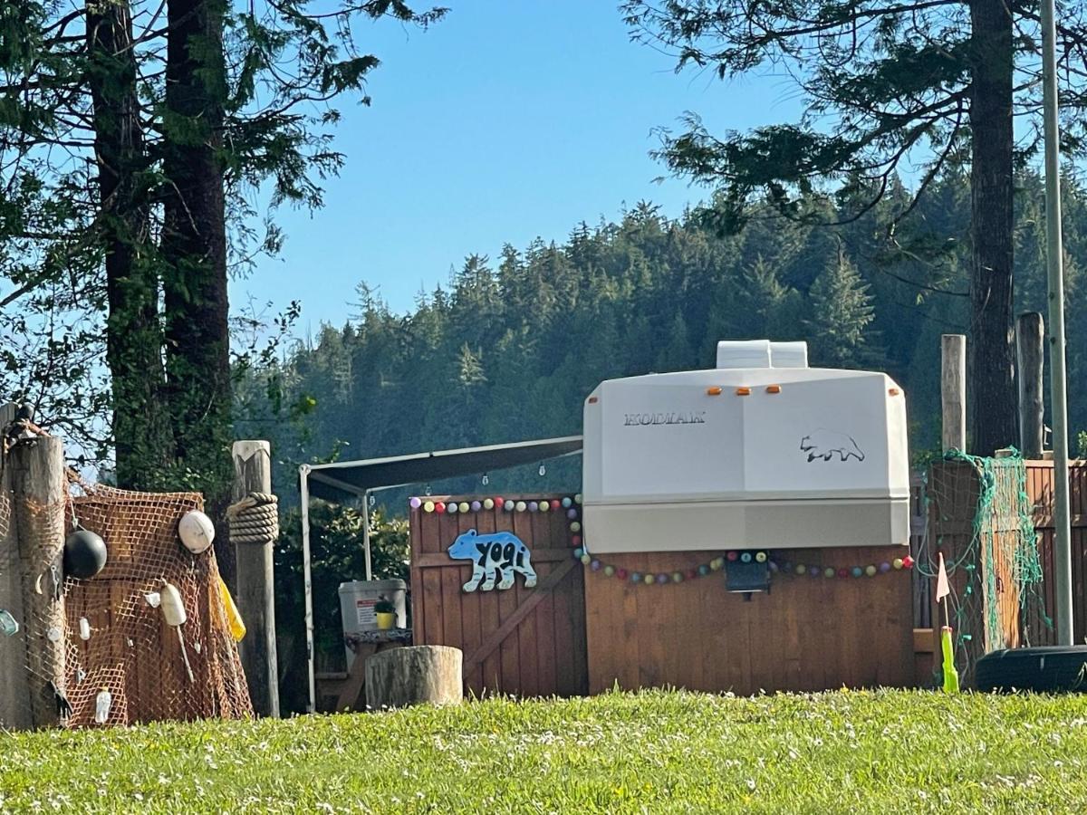 So Damn Lucky Glamping Hotel Ucluelet Buitenkant foto