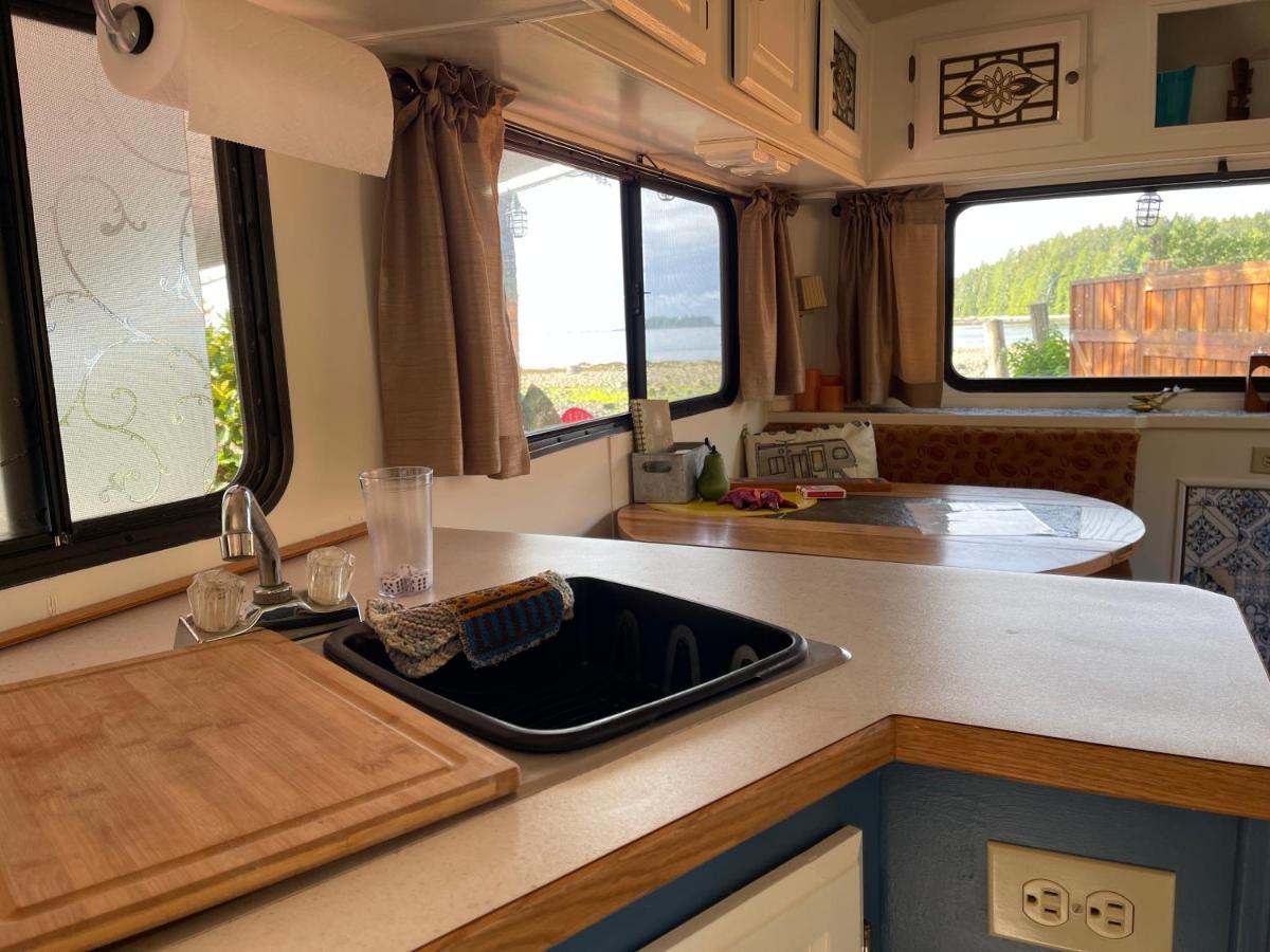 So Damn Lucky Glamping Hotel Ucluelet Buitenkant foto