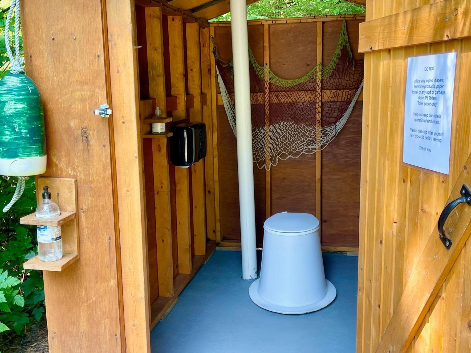 So Damn Lucky Glamping Hotel Ucluelet Buitenkant foto